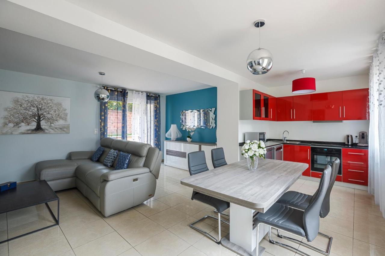 Logement 004 A 300M De La Gare Mantes La Jolie Ngoại thất bức ảnh