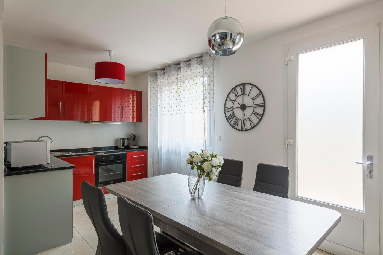Logement 004 A 300M De La Gare Mantes La Jolie Ngoại thất bức ảnh
