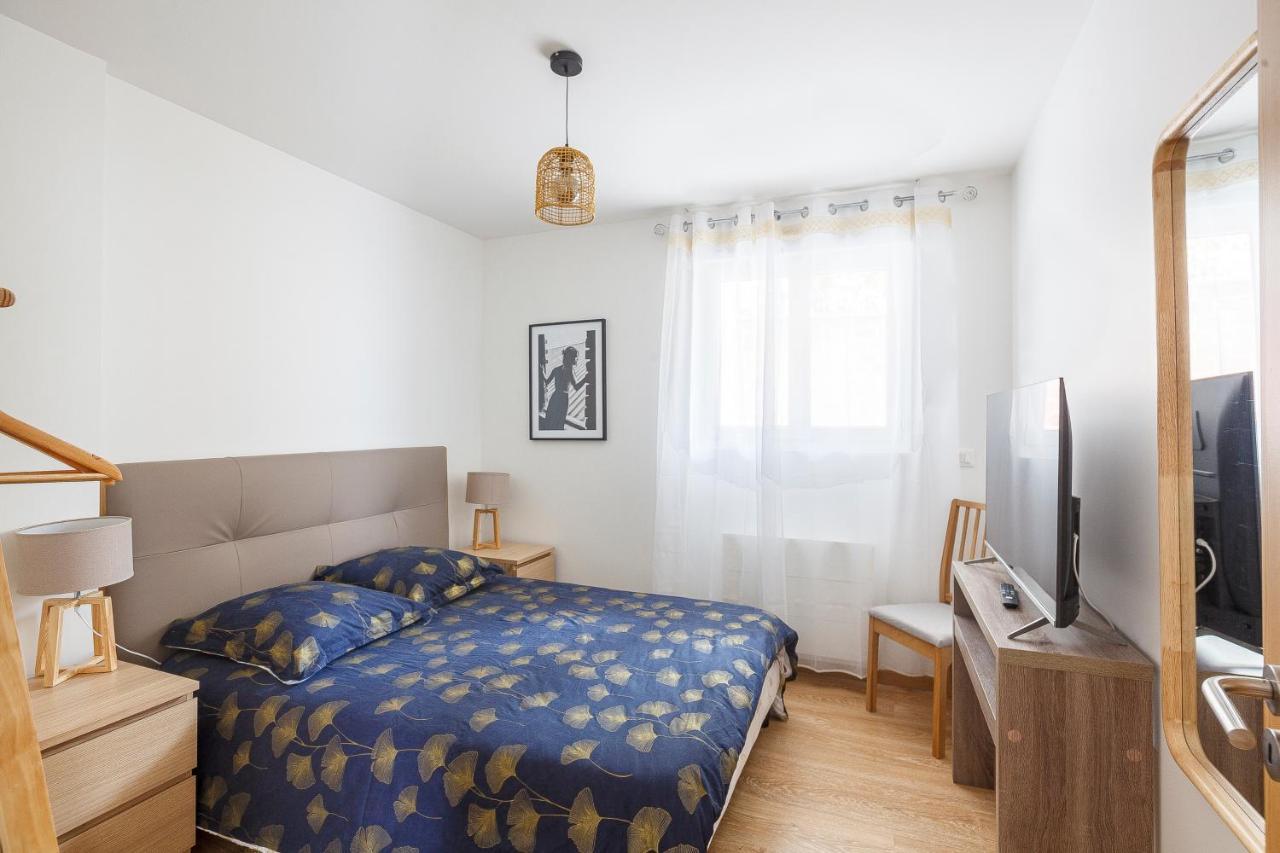 Logement 004 A 300M De La Gare Mantes La Jolie Ngoại thất bức ảnh